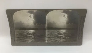 Stereoscope Keystone View-A Silvery Path Over The Inland Sea, Japan-1914-V 14947 - Picture 1 of 2