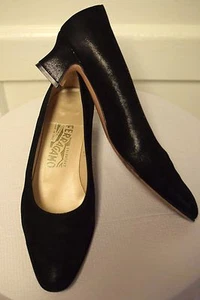 Salvatore Ferragamo Glistening Black Mid Heel Leather Pump Classic-8 1/2 - Picture 1 of 9