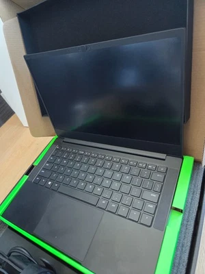 Razer Blade Stealth 13 - i7-1065G7 - 16GB - 512GB SSD - NVIDIA GTX 1650 - Image 1 of 4