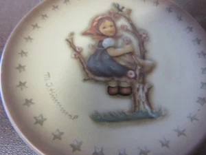 original Hummel Jahresteller 1976 "Apfelbaummädchen" von Goebel - Bild 1 von 4