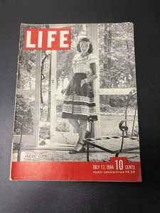 Life Magazine Vol.17 No.3 July17, 1944 Peasant Clothes, Task Force 58,Penicillin - Picture 1 of 7