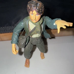 Lord of The Rings Action Figure Pippin Figure 2001 Toy Biz - Picture 1 of 8