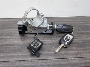 VAUXHALL ASTRA K MK7 2016-2021 IGNITION BARREL TRANSPONDER AND 2x KEYS 39053439 - Picture 1 of 8