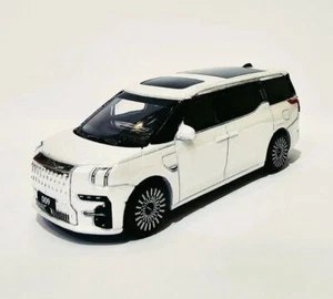 ZD Bburago 1:64 weiß Zeekr 009 EV MPV Mini Van Modell Druckguss Metall Auto brandneu - Bild 1 von 7