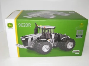 1/32 JOHN DEERE 9620R PRESTIGE COLLECTION NIB SILVER "100 YEARS OF TRACTORS" - Picture 1 of 4