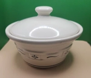 Longaberger Woven Traditions Pottery Classic Blue Small Covered/Butter Dish -USA - Picture 1 of 3