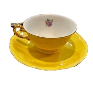 Vintage Victoria Demitasse Tasse Untertasse golden gelb Ständer Tschechoslowakei - Bild 1 von 4