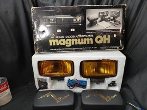 Magnum QH for Jeep Vintage Chieftain Halogen Fog Light Pair Amber 4-3001 NOS - Picture 1 of 14