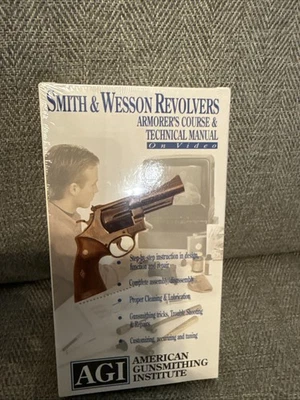 AGI Gunsmithing VHS New Sealed Smith & Wesson Revolvers Armorers Course Foto 1 de 2