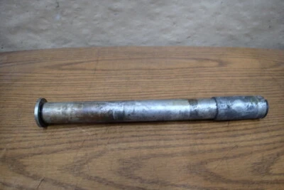 2001 TRIUMPH TROPHY 900 前轮轴 — 第 1/4 张图片