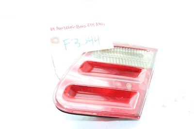 98-02 MERCEDES-BENZ E55 AMG Luz trasera interior derecha pasajero F3044 Foto 1 de 4