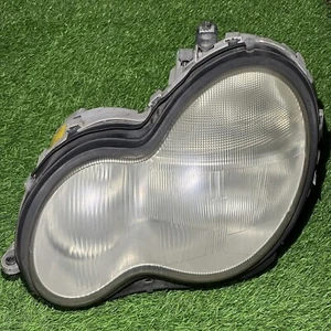 2001-2004 Mercedes C230 C240 C320 Headlight Left Driver Side 2038201561 OEM Test - Foto 1 di 13