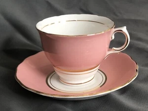 Colclough BONE CHINA TEA CUP & SAUCER GOLD TRIM  Plain Pink granny core - Picture 1 of 5