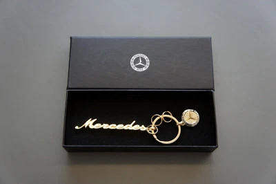 NIB Genuine & OEM Mercedes-Benz Damen Crystal Gold Keychain Key Ring B66041518 - Image 1 of 4