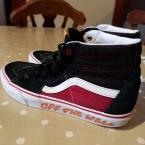 Mid Vans Off the Wall Hi Fire SK8 noir rouge blanc 721278 EU 42 UK 8 mans US 9 - Imagen 1 de 23