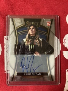Panini Select Silver Prizm 2020 automático #14/25 como nuevo novato radiocontrol Hailie Deegan #1 - Imagen 1 de 9