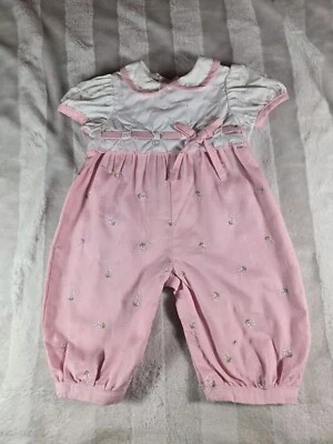 Mameluco vintage blanco ojales cinta rosa bordado niñas bebé togs 3-6 meses Foto 1 de 4