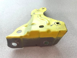 1998-2005 VOLKSWAGEN VW BETTLE 2.0L ~ LEFT FRONT FENDER BRACKET ~ 1C0805073 - Picture 1 of 3