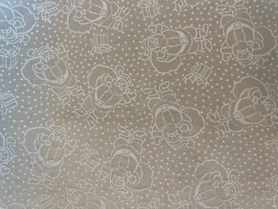 Papá Noel blanco con nieve sobre fondo beige (muselina) BTFQ FUERA DE STOCK Foto 1 de 3