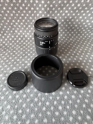Sigma 70-300mm F/1:4-5.6 DL Lens Minolta A Mount With Lens Caps Black - Image 1 of 4