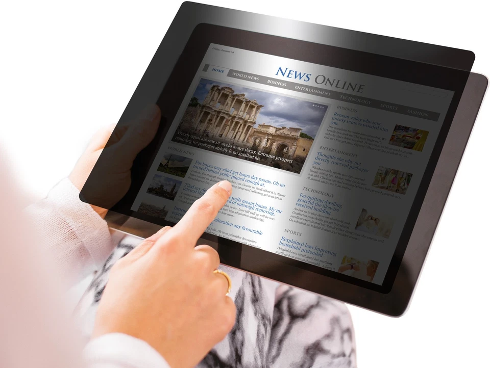 Gearlab GLBW11245175 Adhesive Privacy Filter 11.0" - Image 1 of 1