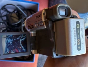 Sony DCR-TRV33E Mini DV digitale Handycam videocamera registratore videocamera + extra - Foto 1 di 14