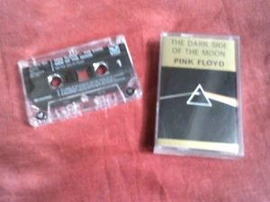 CASSETTE: PINK FLOYD Dark side of the moon 1970s POP Rock - Picture 1 of 2