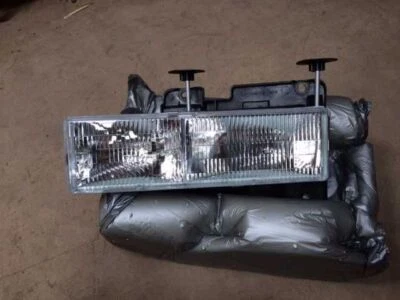 90-94 95 96 97 98 99 CHEVY 1500 PICKUP L. HEADLIGHT 5.0L OR 5.7L ONLY COMPOSITE - Image 1 of 2