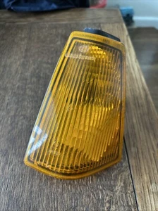 VOLVO 340 360 NEARSIDE PASSENGER FRONT INDICATOR - Picture 1 of 4