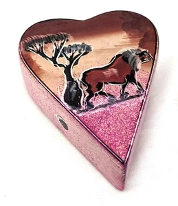 Heart shaped Trinket Box decorated with a Lion - Hand Crafted in Kenya - Picture 1 of 13