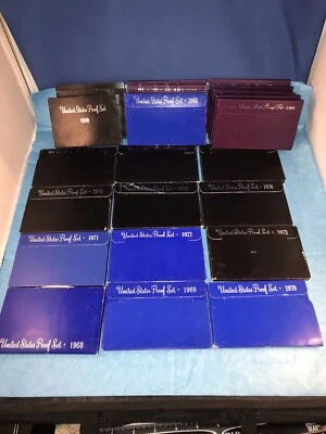 26 Straight Years of Proof Sets 1968-1993 - Image 1 of 4