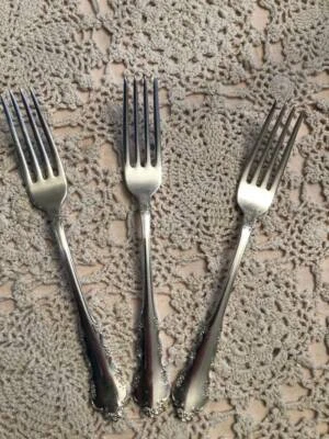 VINTAGE REED BARTON DRESDEN ROSE DINNER FORK   - Изображение 1 из 4