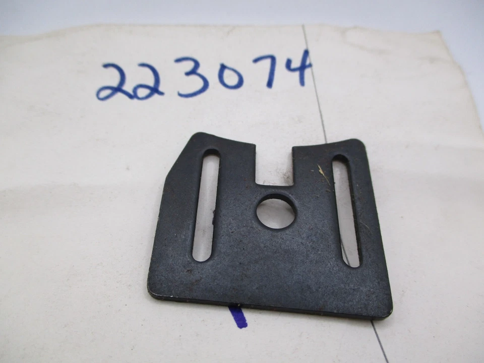 Placa espaciadora McCulloch 223074 PM310 320 330 340 Eager Beaver 2.1 Titan 7 Foto 1 de 1