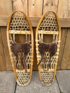 Grandes ZAPATOS DE NIEVE 30" X 10" Fijaciones de Cuero Listo para Usar ZAPATOS DE NIEVE - Imagen 1 de 2