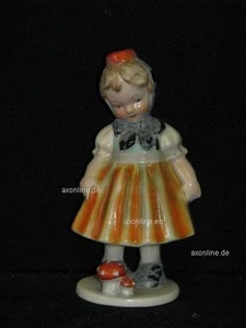 +# A015032_07 Goebel Archiv Muster Cortendorf Schwarzwaldmädel mit Pilzen - Bild 1 von 1