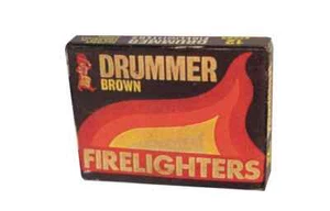 DOLLS HOUSE 1/12th SCALE OLD STYLE PACKET OF DRUMMER FIRELIGHTERS - Picture 1 of 1