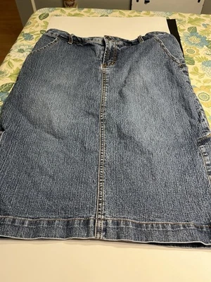 "Falda recta de mezclilla azul Forever 21 aberturas laterales talla L - 30"" W x 22,5"" L" Foto 1 de 4