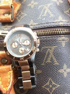 Hermoso reloj para mujer Marc Jacobs 200300 bronce plata Foto 1 de 4