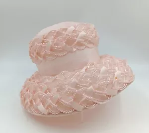Union Made Vtg 1960s Ladies Woven Layered Cloche Style Hat Shades Of Pink Sz 6 - Picture 1 of 18