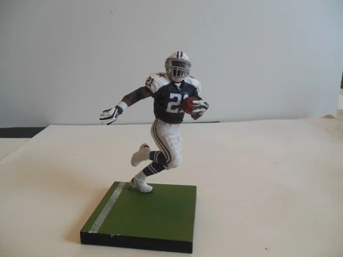 Custom McFarlane Dallas Cowboys RB Ezekiel Elliott Cover