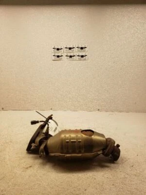 Colector de escape trasero Toyota Sienna pasajero motor 3,5 L 2GRFE 2007-2010 FABRICANTE DE EQUIPOS ORIGINALES Foto 1 de 4