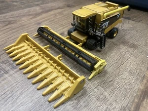 1/64 NORSCOT CAT LEXION 485 COMBINE WITH Both The Corn And Wheat HEADERS - Picture 1 of 5