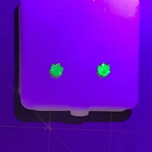 14k Uranium Glass Studs Earrings Round Star Flower Take A Look! - Picture 1 of 6