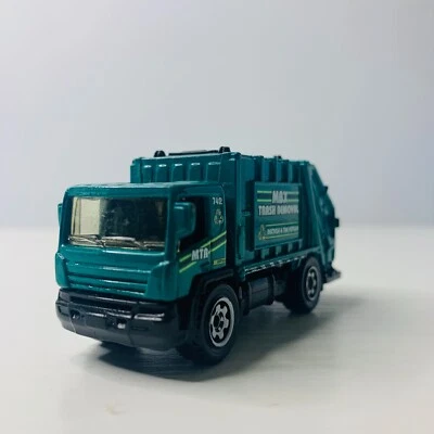 Matchbox MBX Trash Removal Truck Green 2008 - Image 1 of 4