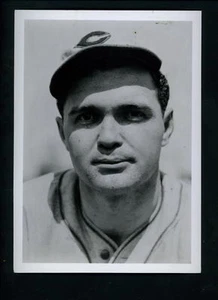 Lew Riggs The Sporting News 1938 Press Photo Cincinnati Reds head shot - Picture 1 of 2