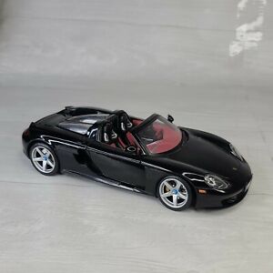 MotorMax 1/24 Scale Model Car 73305 - Porsche Carrera GT - Black