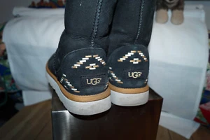 Stivali UGG Australia classici corti in pelle pelliccia taglia 8 invernali neve MODELLO SUD-OVEST - Foto 1 di 6