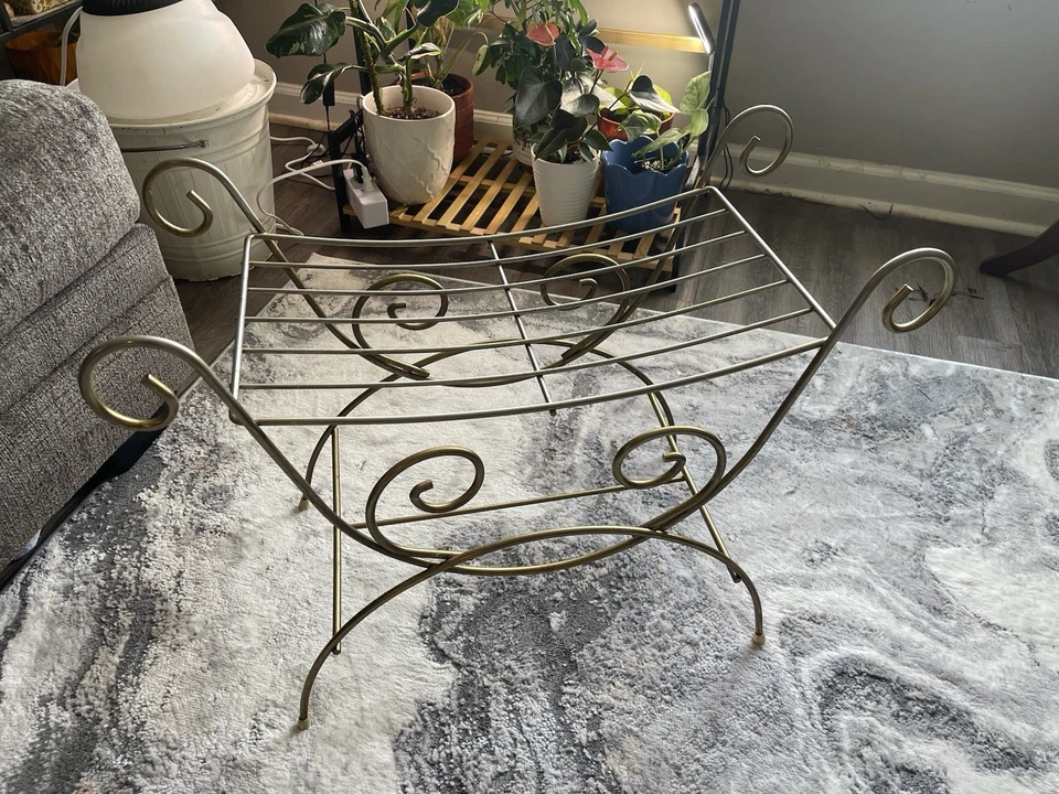 Banco taburete tocador Mid Century dorado Foto 1 de 1