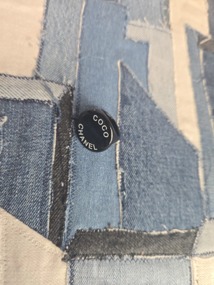 黑色树脂设计师戒指 尺寸 7 - 设计师服装珠宝首饰 — 第 1/4 张图片