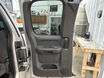 Painel de acabamento da porta traseira lateral do motorista picape GMC Sierra 1500 2009 - Imagem 1 de 4